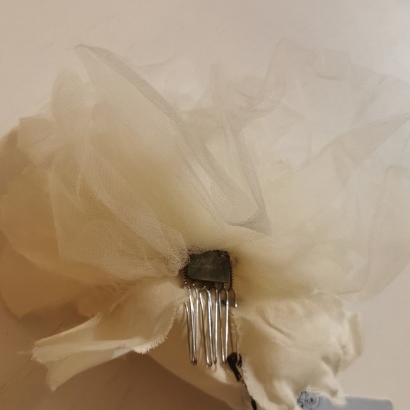 Sara Gabriel Veiling & Headpieces, Cream White - Picture 4 of 5